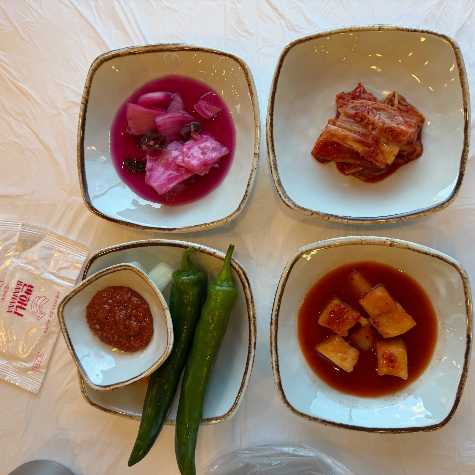 백김치절임, 배추김치, 파김치, 깍두기 반찬 한 상