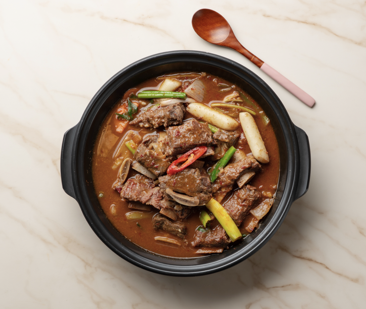 청양골송아지매운갈비찜 대표 메뉴 소갈비찜 상차림 컷